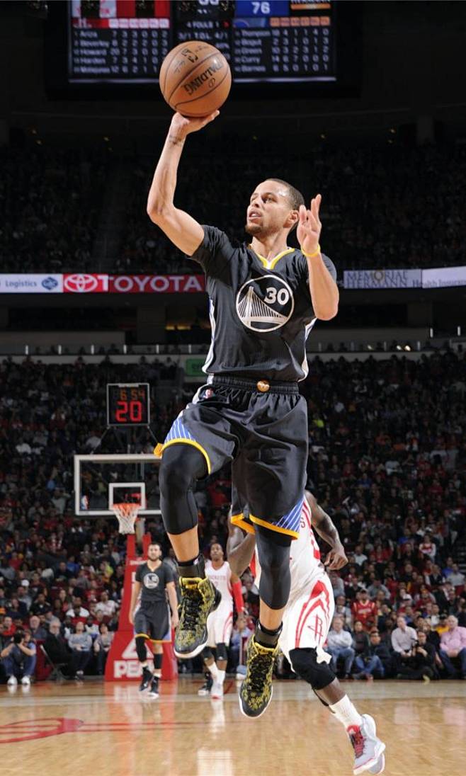 保护下充当 保护下充当